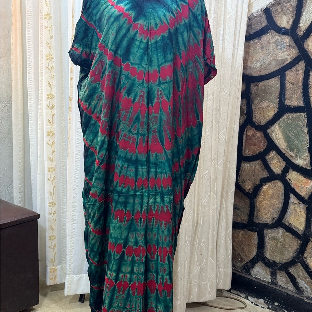Vibrant Tie-Dye Maxi Dress in Green and Red